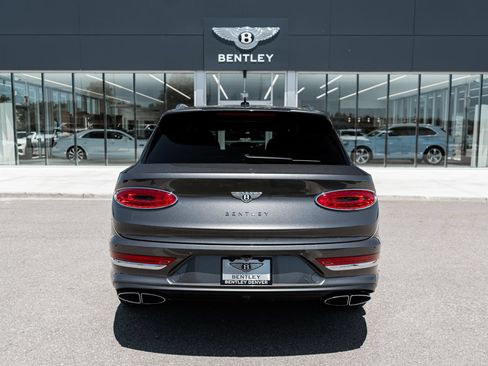 Certified 2024 Bentley Bentayga AWD/4WD image 11