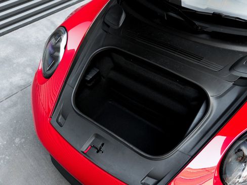 Used 2025 Porsche 911 Carrera GTS image 40