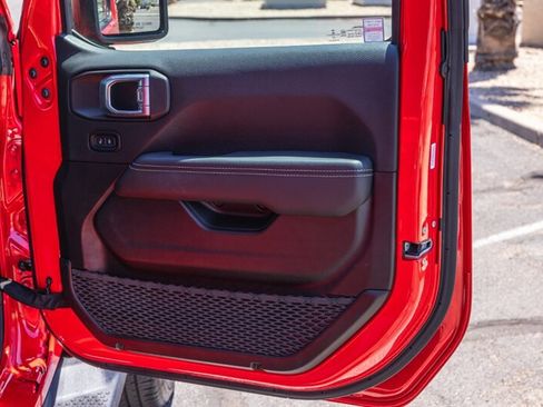 Used 2022 Jeep Wrangler Unlimited Sahara w/ Cold Weather Group image 22