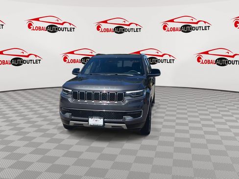Used 2024 Jeep Wagoneer L Series II w/ Flexible Seating Group AWD/4WD image 3
