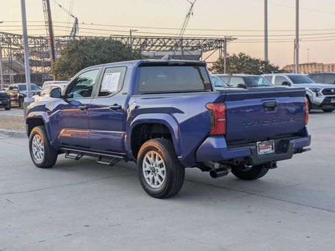 Certified 2025 Toyota Tacoma SR5 RWD image 9