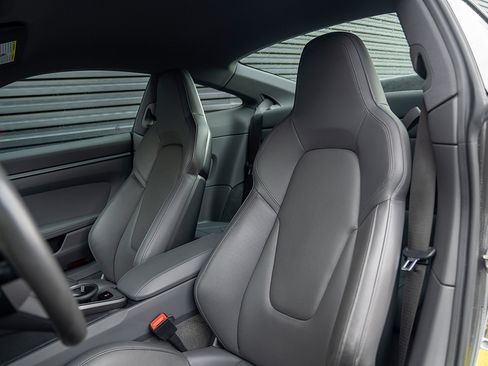 Certified 2022 Porsche 911 Carrera image 5