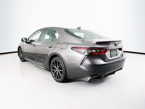 Used 2023 Toyota Camry SE image 5