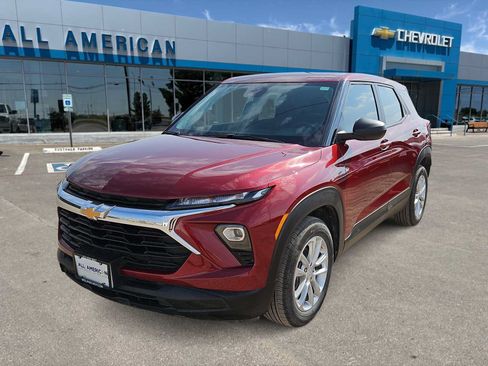 Used 2024 Chevrolet TrailBlazer LS w/ LS Convenience Package FWD image 1