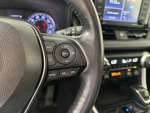 Used 2020 Toyota RAV4 XLE w/ Convenience Package image 16