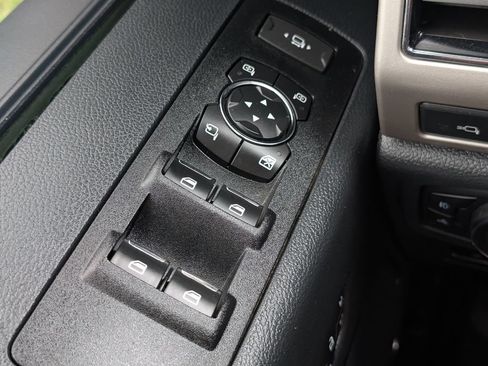 Used 2022 Ford F350 Lariat w/ Lariat Ultimate Package AWD/4WD image 10