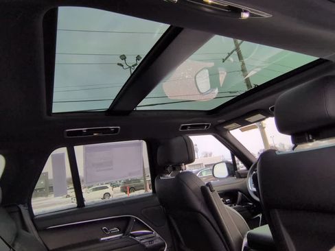 New 2026 Land Rover Range Rover SE image 22