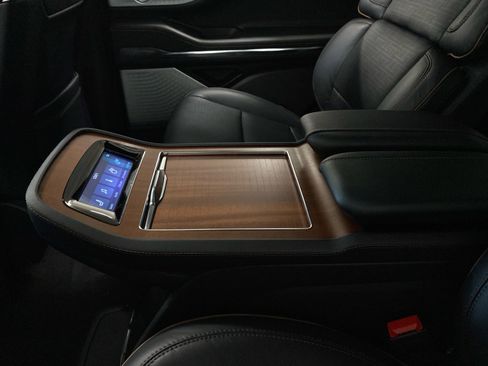 New 2026 Lincoln Navigator Black Label image 13