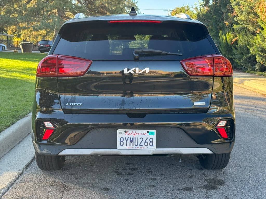 Used 2022 Kia Niro EX Premium FWD image 4