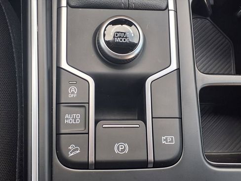 Used 2026 Kia Sorento LX FWD image 8