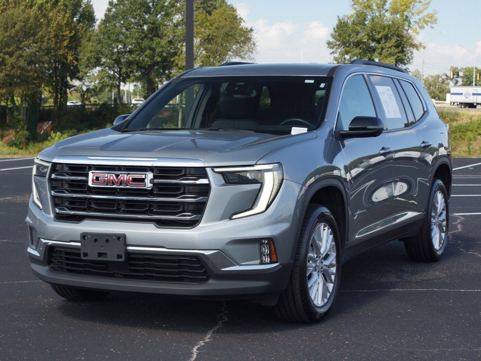 Used 2024 GMC Acadia Elevation AWD/4WD image 2