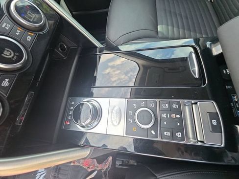Used 2017 Land Rover Discovery HSE AWD/4WD image 27