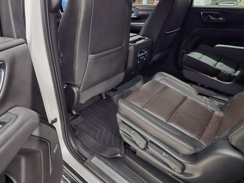 Used 2021 Chevrolet Suburban High Country RWD image 32