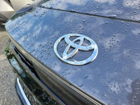 Used 2023 Toyota Crown Limited image 11