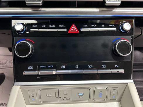 Used 2024 Hyundai Santa Fe Calligraphy AWD/4WD image 17