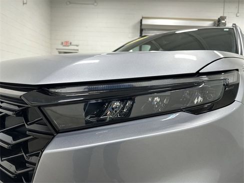 Used 2023 Honda CR-V Sport Touring image 11