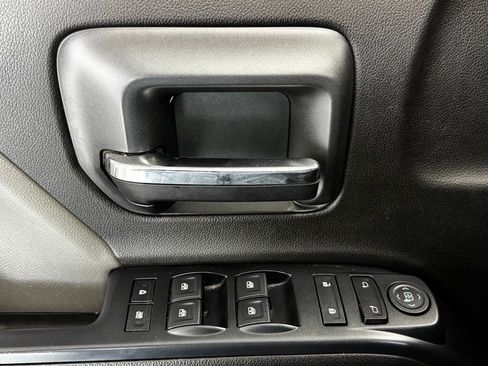Used 2018 Chevrolet Silverado 1500 W/T w/ Trailering Package AWD/4WD image 11