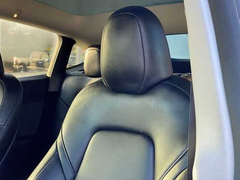 Used 2023 Tesla Model Y Long Range image 23