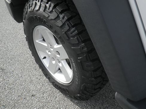 Used 2017 Jeep Wrangler Unlimited Sport w/ Quick Order Package 23S image 10