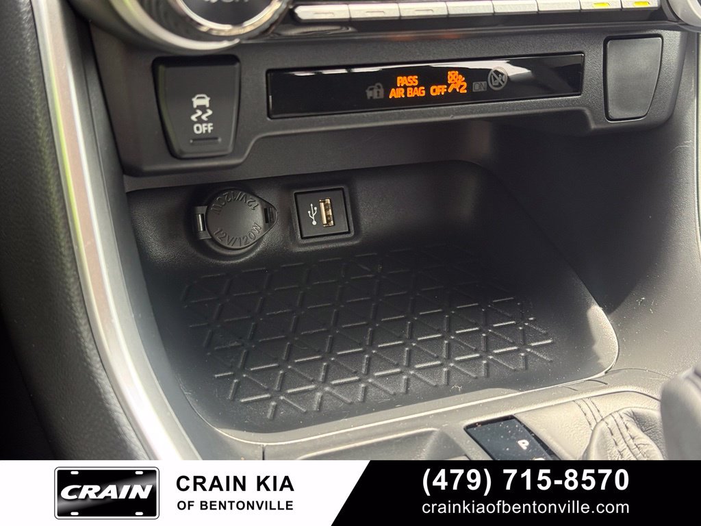 Used 2025 Toyota RAV4 LE AWD/4WD image 18