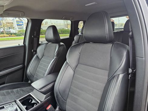 Used 2024 Mitsubishi Outlander SE image 18