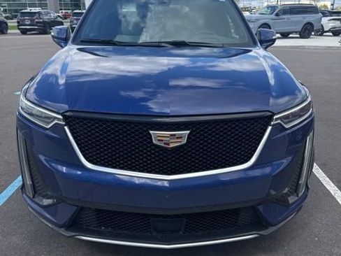 Used 2023 Cadillac XT6 Sport w/ Technology Package AWD/4WD image 2