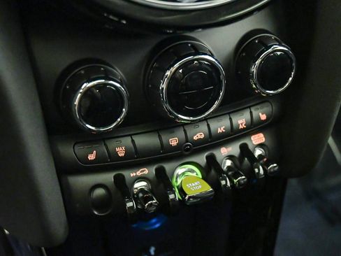 Certified 2024 MINI Cooper SE FWD image 21