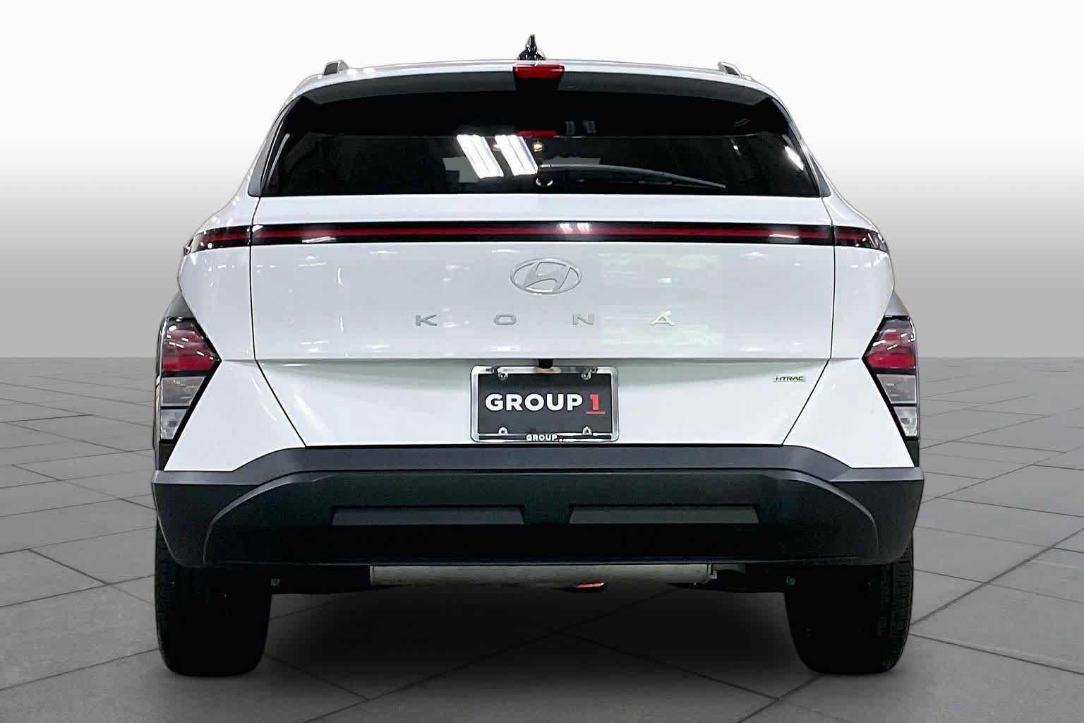 Used 2024 Hyundai Kona SEL AWD/4WD image 5