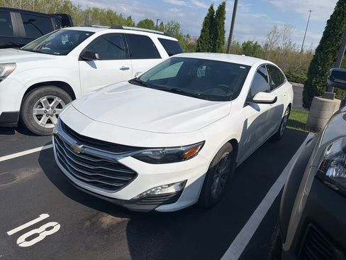 Used 2019 Chevrolet Malibu LT image 1