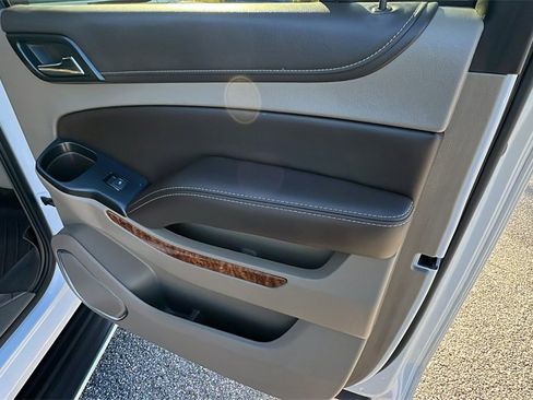 Used 2016 Chevrolet Suburban LTZ image 19