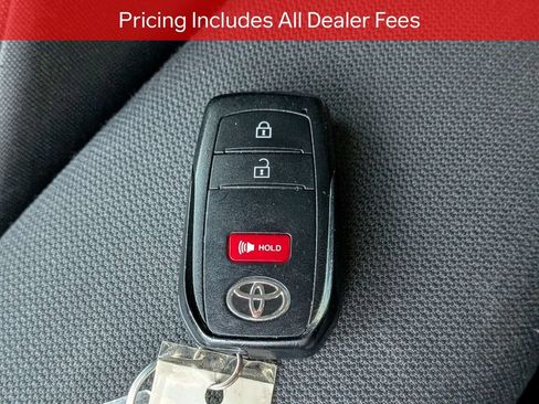 Certified 2022 Toyota Corolla Cross LE w/ Moonroof Package FWD image 31