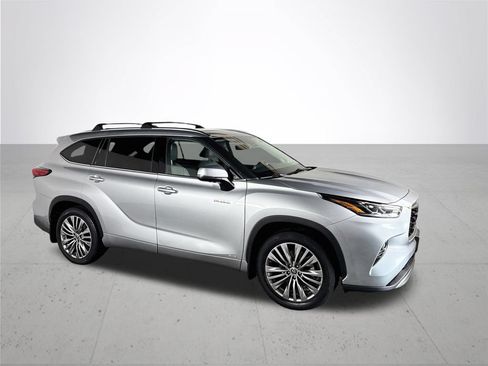 Used 2021 Toyota Highlander Platinum AWD/4WD image 4