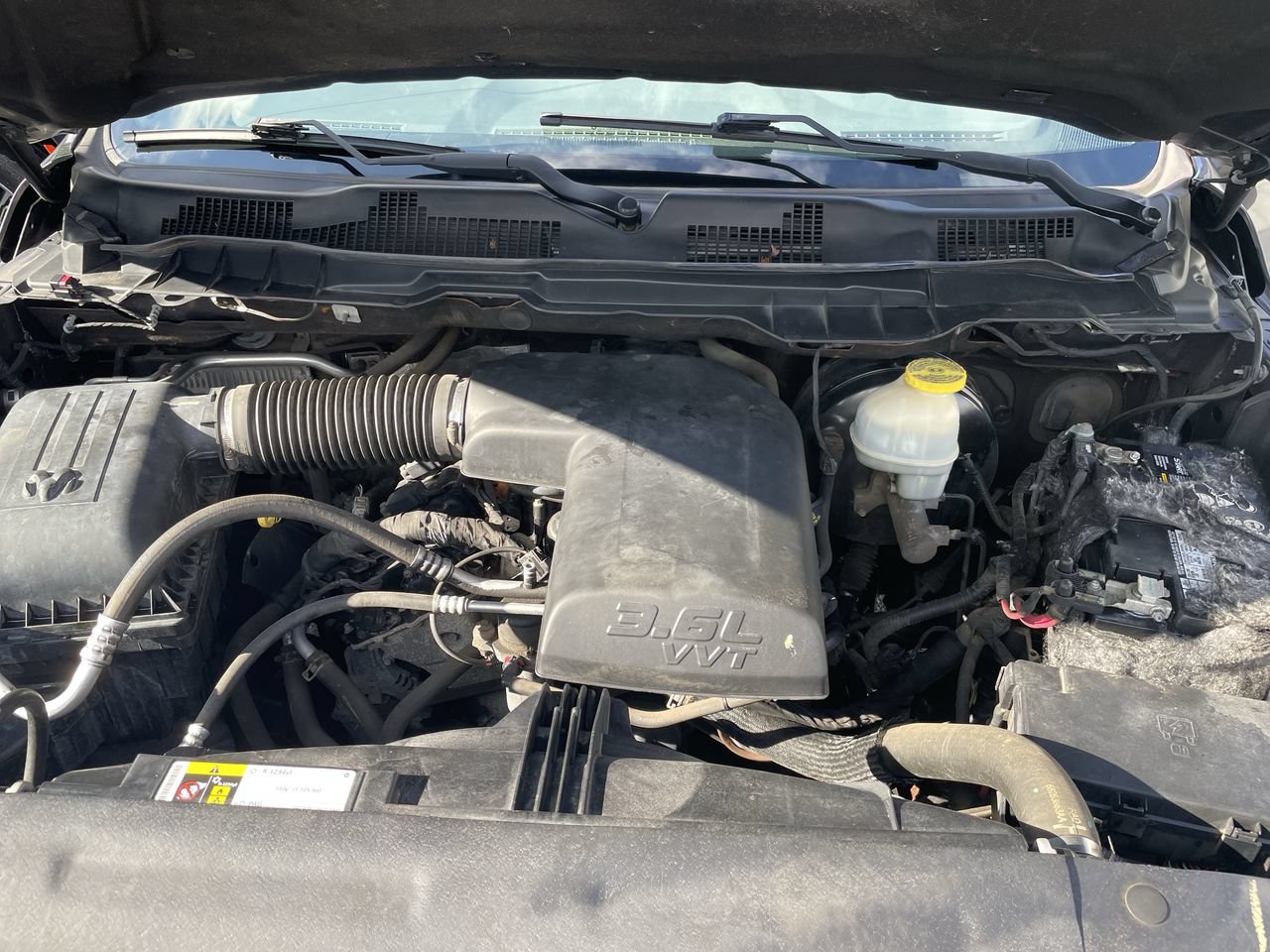 Used 2018 RAM 1500 Express AWD/4WD image 40