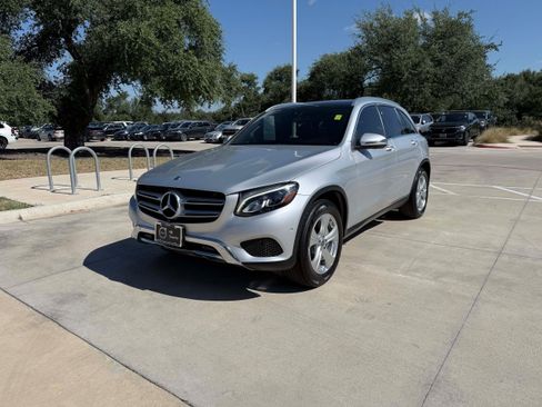 Used 2018 Mercedes-Benz GLC 300 image 2
