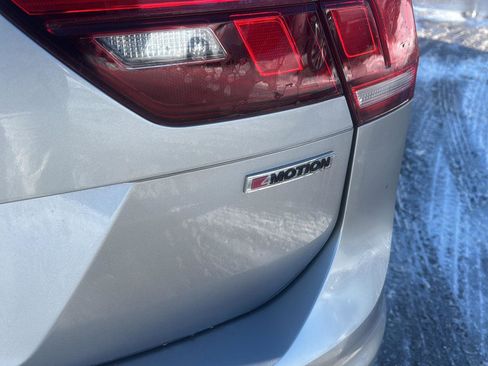 Used 2021 Volkswagen Tiguan SE image 6