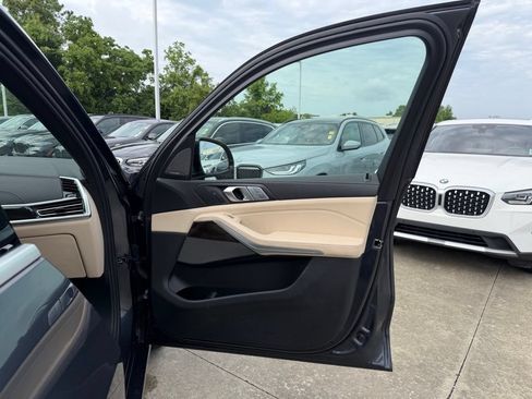 Used 2021 BMW X7 xDrive40i w/ Premium Package AWD/4WD image 34