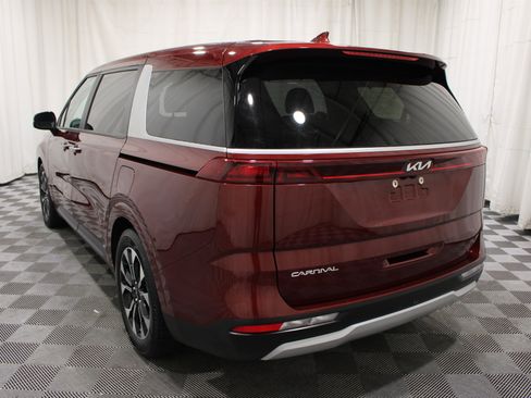 Used 2023 Kia Carnival EX FWD image 33