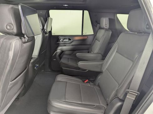 Used 2025 GMC Yukon Denali w/ Denali Reserve Package image 16