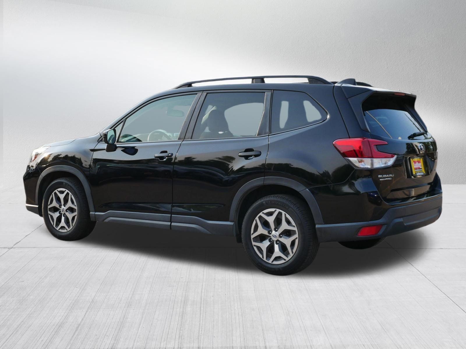 Used 2021 Subaru Forester Premium AWD/4WD image 5