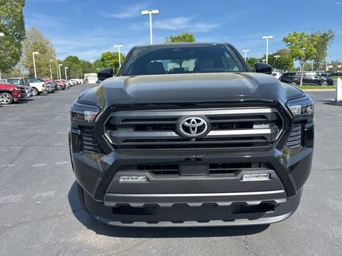 New 2026 Toyota Tacoma SR5 AWD/4WD image 2
