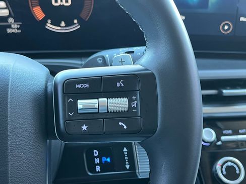 Certified 2025 Hyundai Santa Fe SE image 31