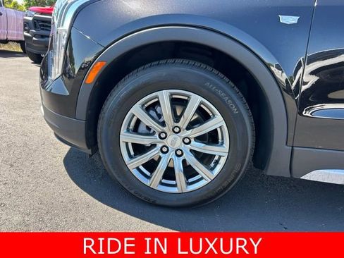Used 2023 Cadillac XT4 Premium Luxury image 9