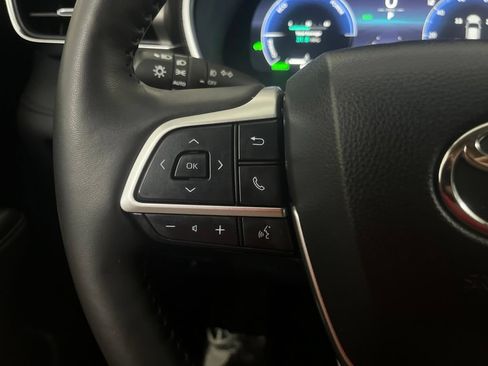 Used 2025 Toyota Highlander Limited AWD/4WD image 61