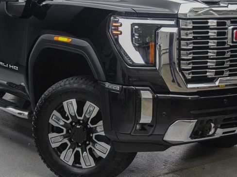 Certified 2024 GMC Sierra 3500 Denali w/ Technology Package AWD/4WD image 3