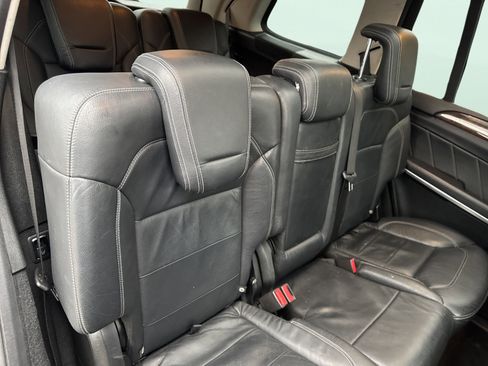 Used 2015 Mercedes-Benz GL 550 4MATIC image 41
