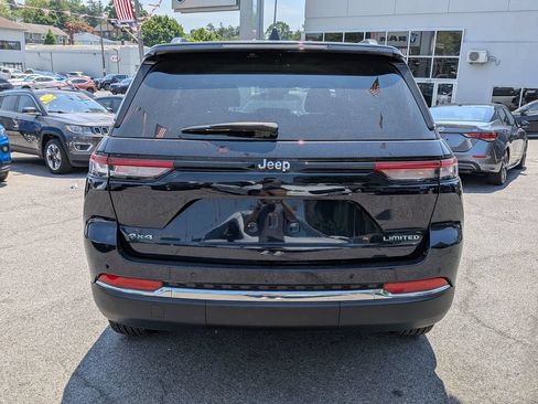Used 2023 Jeep Grand Cherokee Limited AWD/4WD image 7