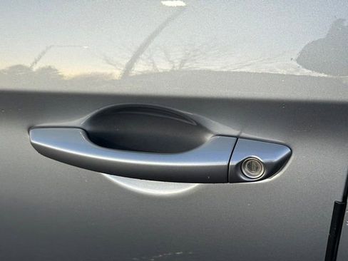 Used 2017 Hyundai Elantra SE image 12