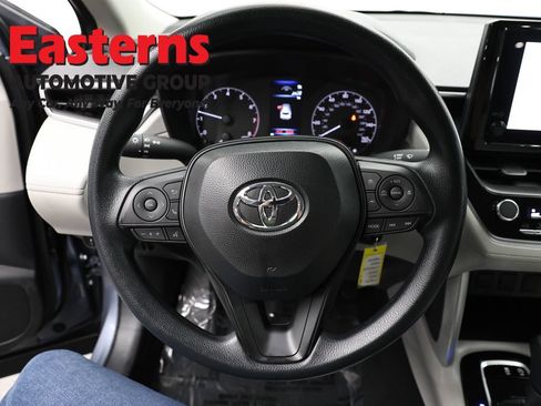 Used 2025 Toyota Corolla Cross L FWD image 10