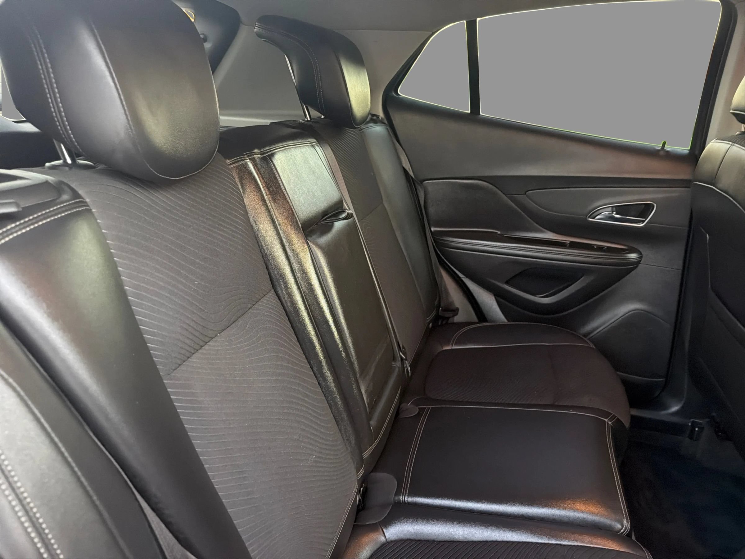 Used 2014 Buick Encore FWD image 27