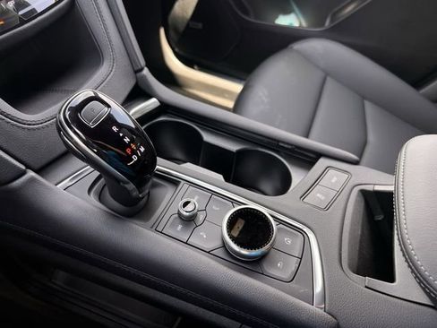 New 2026 Cadillac XT5 Luxury image 17